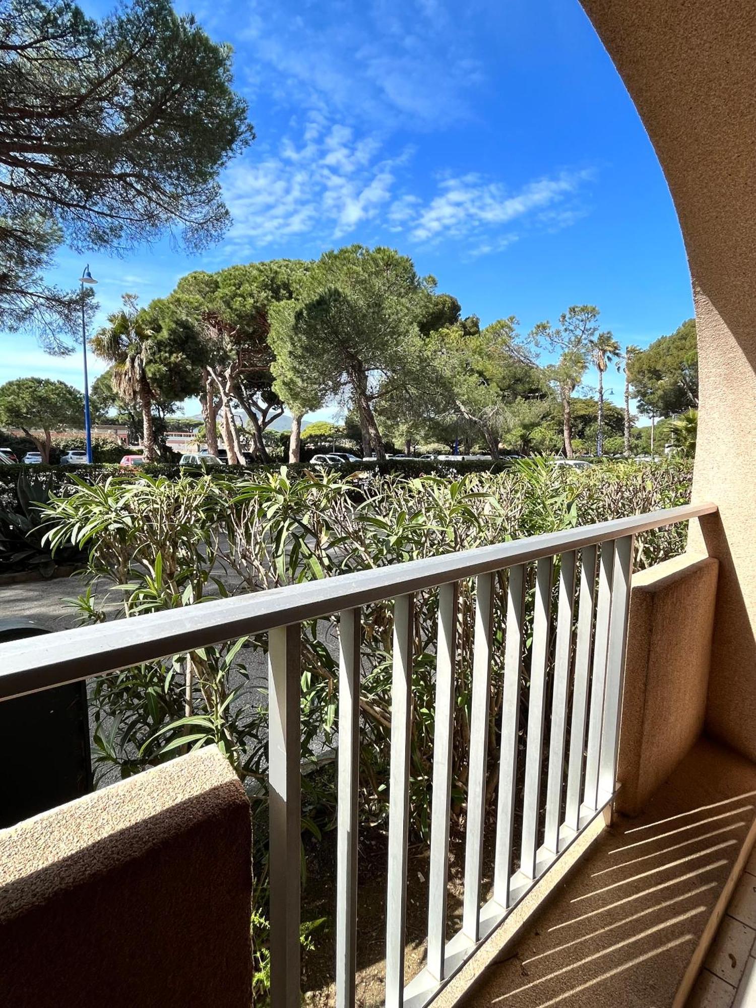 Port De Hyeres L'Etoile Marine Apartment ภายนอก รูปภาพ