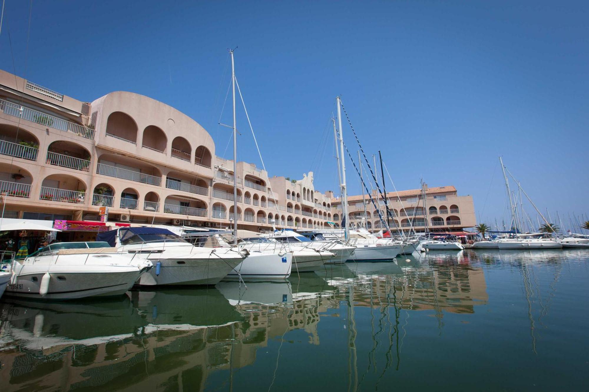 Port De Hyeres L'Etoile Marine Apartment ภายนอก รูปภาพ